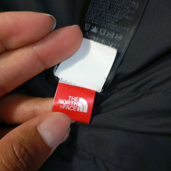 The North Face Black Quilted Girls Jacket L/G Full Zip Puffer Style With Pockets - Picture 13 of 14